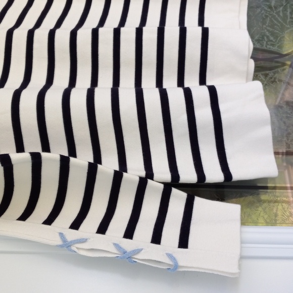 Yest Netherlands Size US 12/EUR 44 Strpied Sweater Embellished Sleeves Like New - Picture 2 of 8